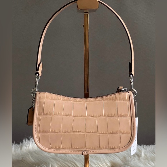 CP024 - Coach Swinger Bag 20 - Picture 6 of 12